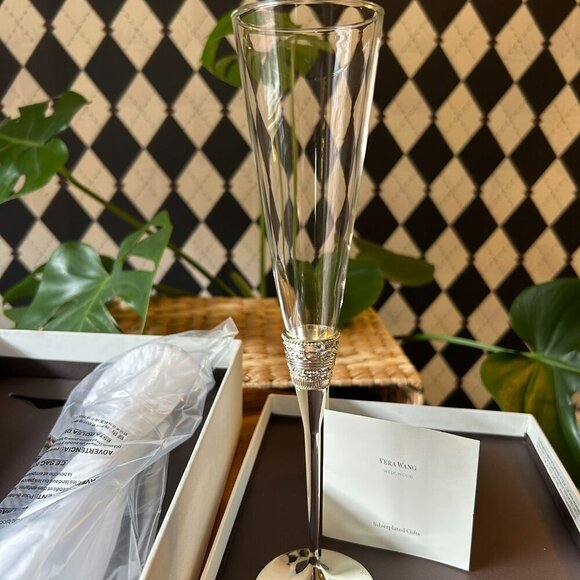 Vera Wang “With Love” Champagne Flutes – Pair | Silver Stem - Picture 12 of 12
